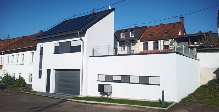 Foto Straßenansicht eines Wohnhauses in Dudweiler